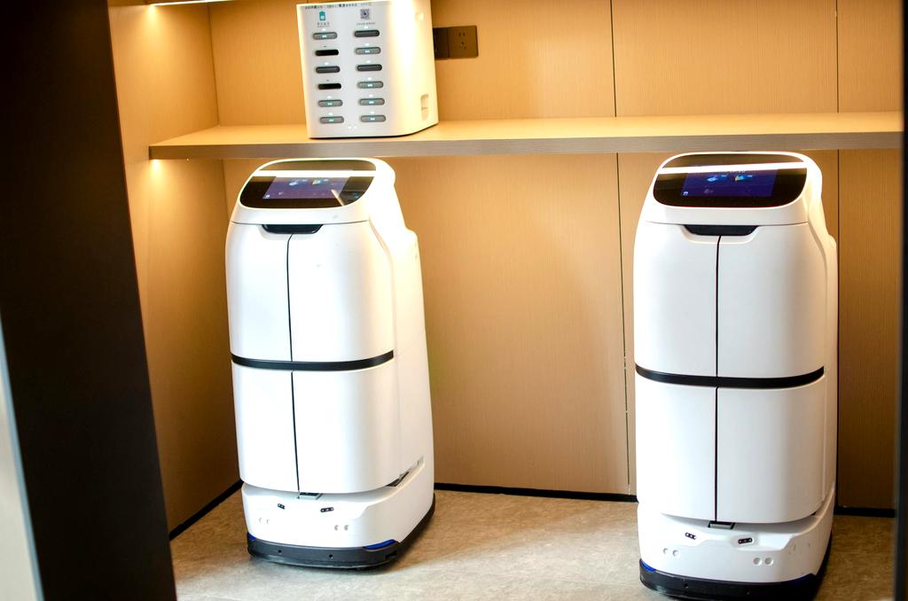 Autonomous storage robot managing data center operations