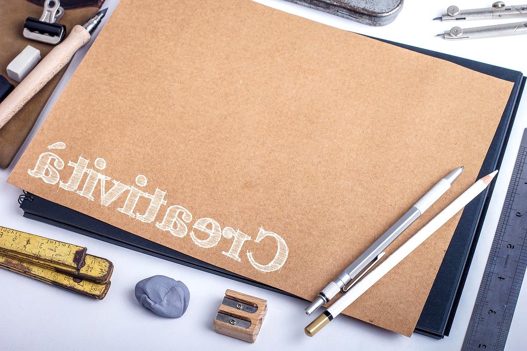 Comparison of hard drive and solid state drive components