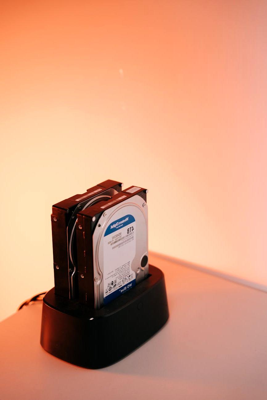 Photonic crystal structure for optical data storage